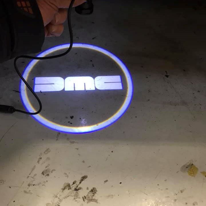 delorean-logo-light